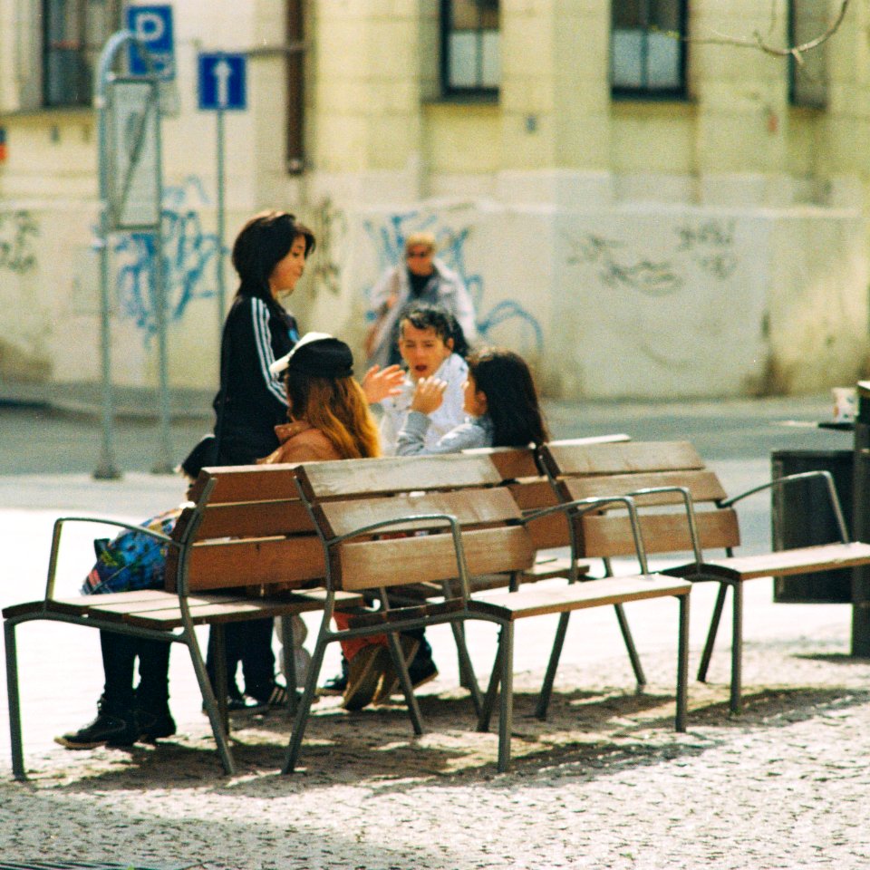 Praktica MTL 5 + Pentacon Electric 4/200 MC - Bench Scene 1