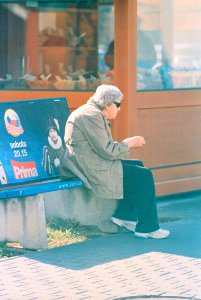 Praktica MTL 5 + Pentacon Electric 4/200 MC - Old Woman on the Bench Corner