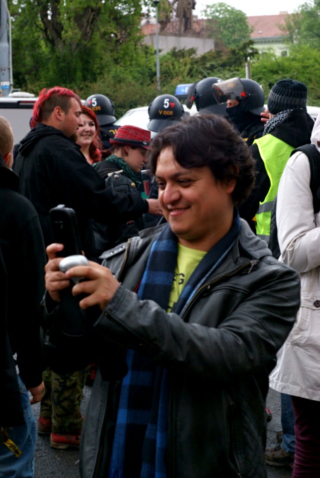 Sony Alpha A230 with Helios-44-2 - Blockade of Neonazi March - Part 4: Transfer to the next "Meeting Point" 04
