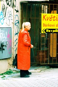 Praktica MTL 5 + Pentacon Electric 4/200 MC - Smoking Woman in Red