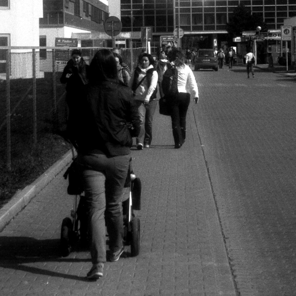 FED 3 + INDUSTAR-50 3,5/50 - People Leaving and Entering Bohunice Hospital