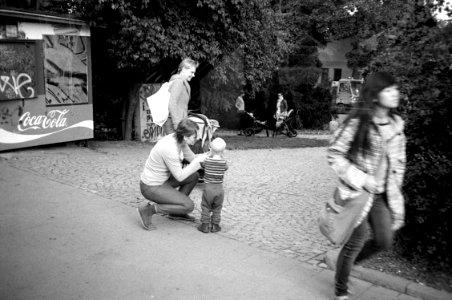 Canon Prima Zoom 80u (Sure Shot 80u) - Bus Stop Scene