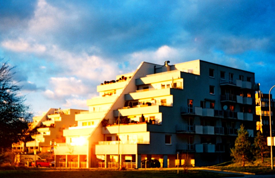 Praktica FX 3 + Edixa-Iscotar - Apartment Building in Sunset (Brno-Lesná)