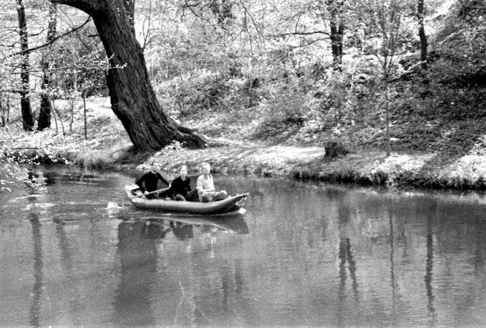 Canon Prima Zoom 80u - Paddlers