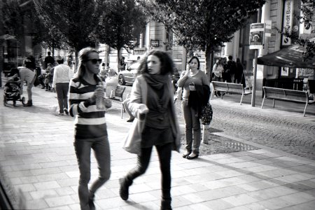 Minolta Hi-Matic G - Chatting Girls