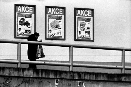 Praktica MTL 5 + Pentacon Electric 4/200 MC - Woman Leaving the Supermarket