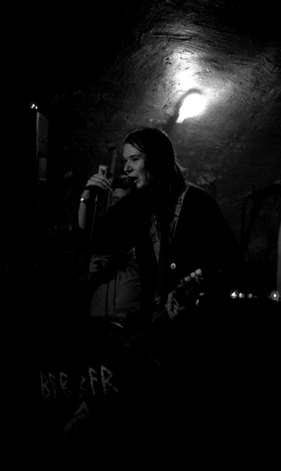 Canon EOS 30 - Punk Concert - Barbar Punk 4
