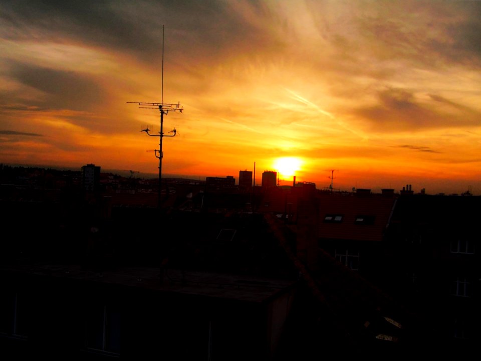 HDR Experimenting 01- Preset: Photographics