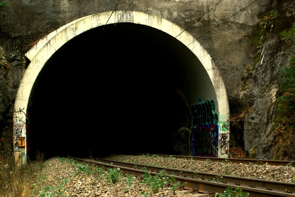 Sony A230 with MIR-1V - Tunnel