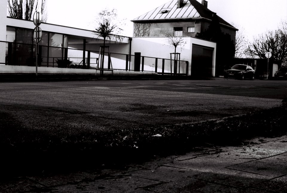 Canon EOS30 + ORWO DP3 filmCanon EOS30 + ORWO ISO 3 film - Villa Tugendhat