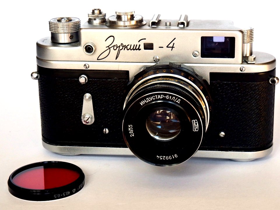 Zorki 4 /  Зоркий 4 / Zorkiy 4 / Zorkij 4  with Industar61 L/D Lens and a Red Filter