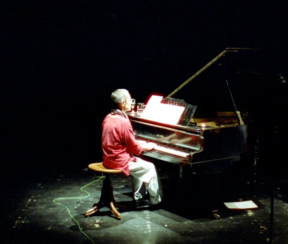 Canon EOS 30 - Pianist