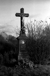 Kiev 4 + Jupiter-8 - Crucifix at the Entrance to Písečník Colony 1