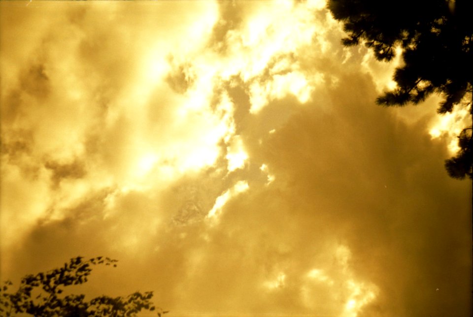 Smena 8M - Redscale - Clouds