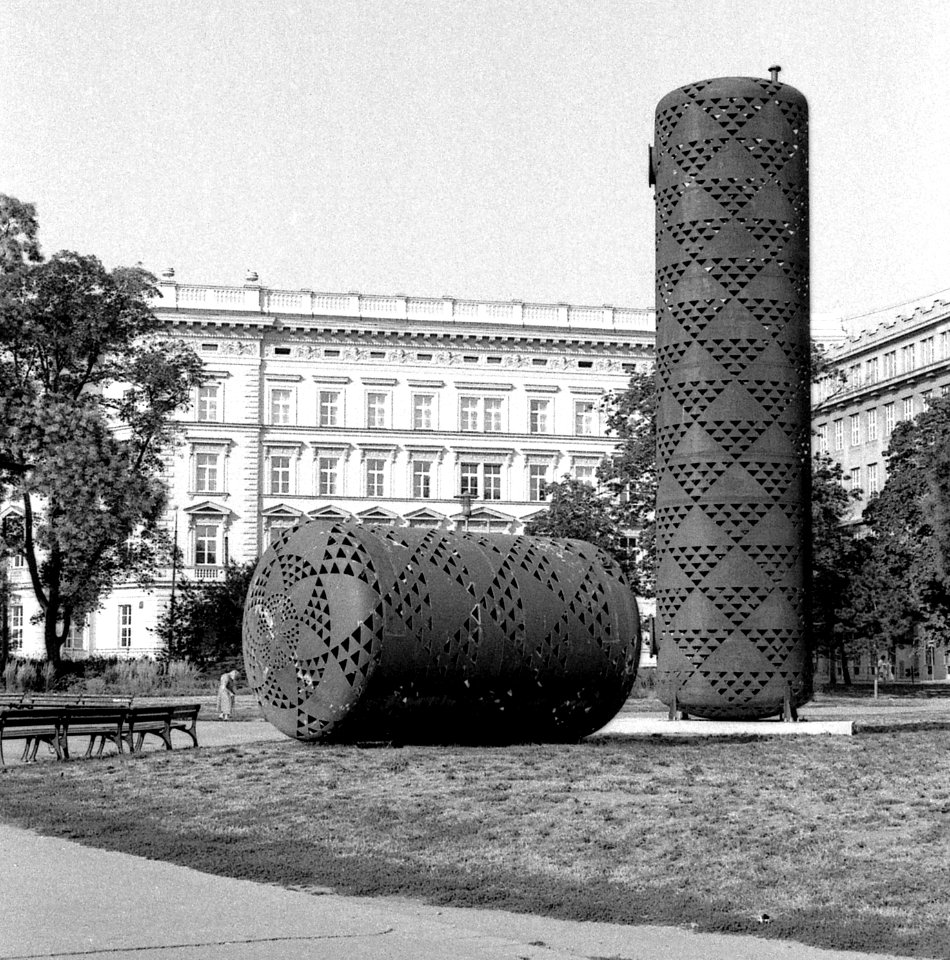 Mamiya 528TL - Metal Sculptures on Moravian Square