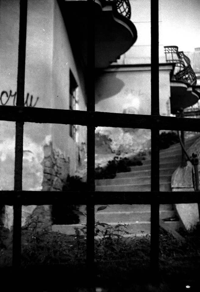 Siluet Elektro - Behind the Bars
