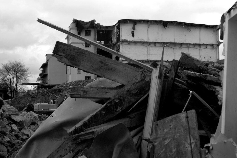 Sony A230 + MIR-1V - Demolition of Vlněna 27