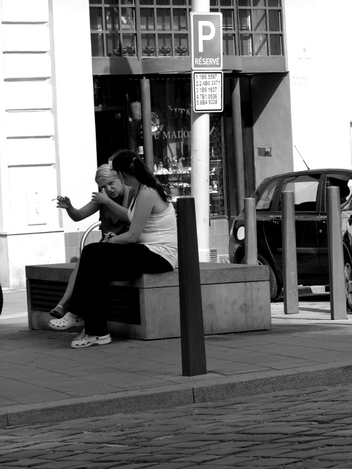 Chatting Girls