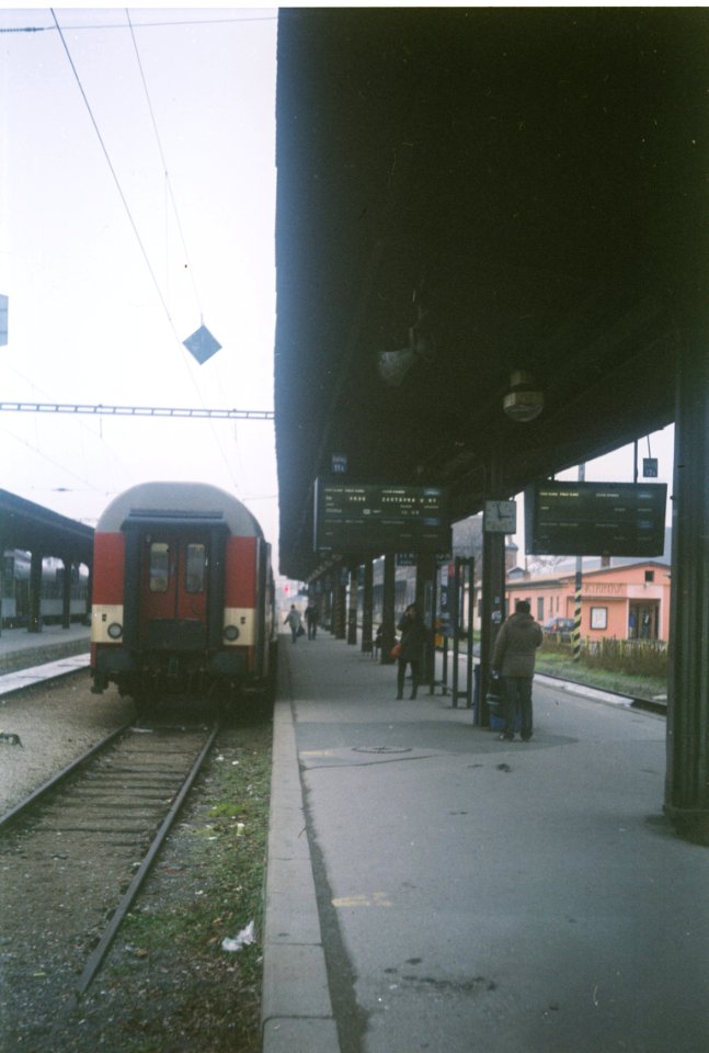 Agfa Billy Record 7.7 - At the Railway Station