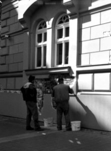 Beirette VSN - Workers Rapairing a Wall