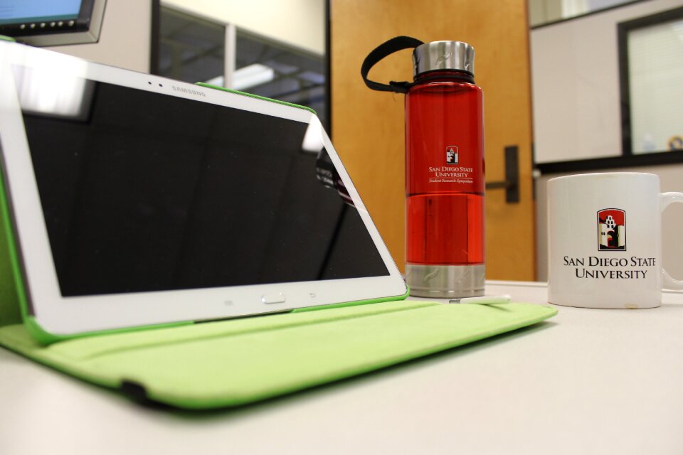 Technology water bottle mug