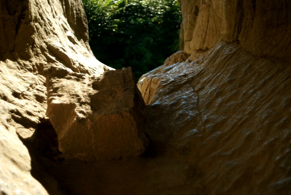 Sony Alpha A230 with MIR-1V- Detail of Hřebenáč Rock 02