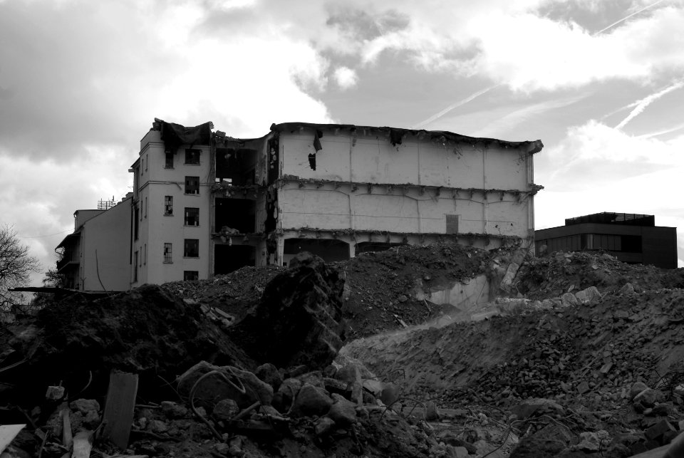 Sony A230 + MIR-1V - Demolition of Vlněna 26