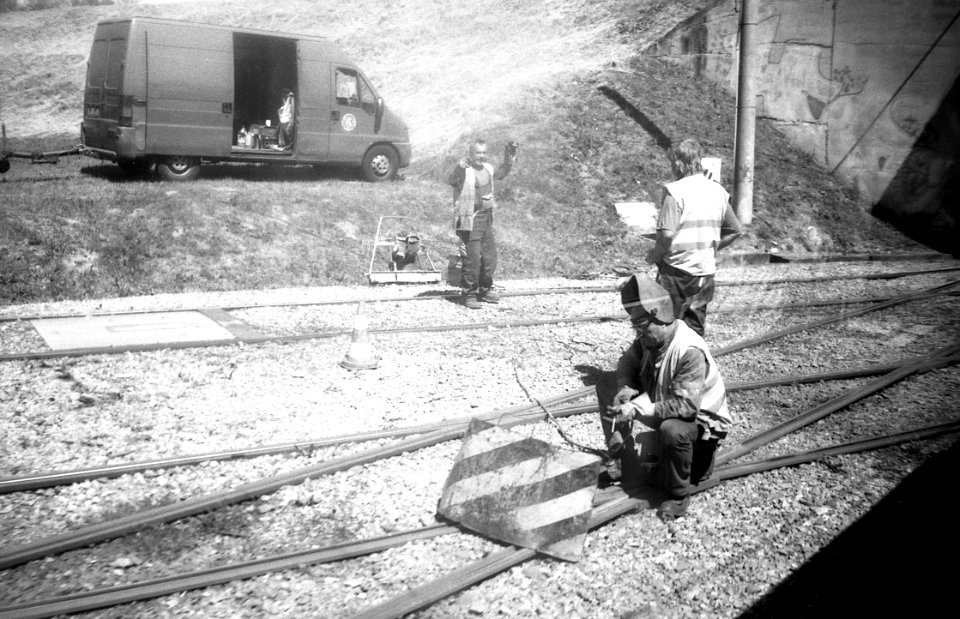 Elikon 35S - Workersd on the Track