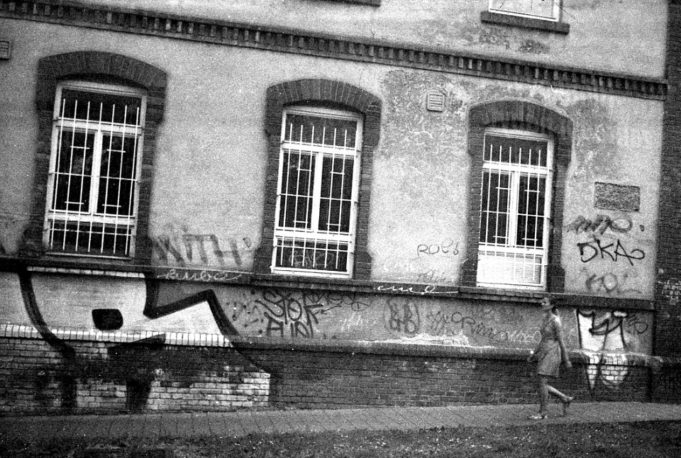 Smena 8M - Woman and Windows