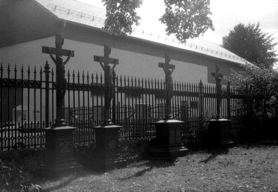 Agfa Optima 1a - Sloup Cemetery 02