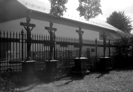Agfa Optima 1a - Sloup Cemetery 02