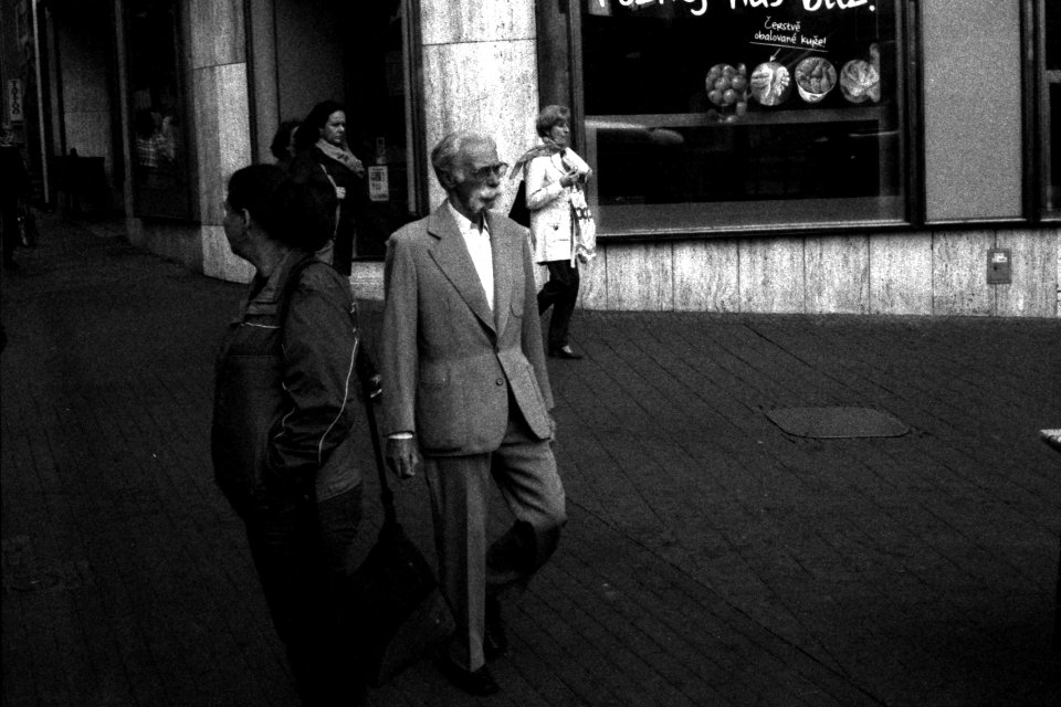 Canon EOS 30 with Canon EF 50mm f/1,8 II - Interesting Man