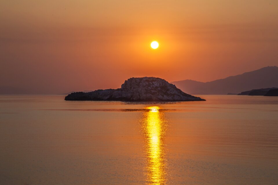 Sea water rock photo