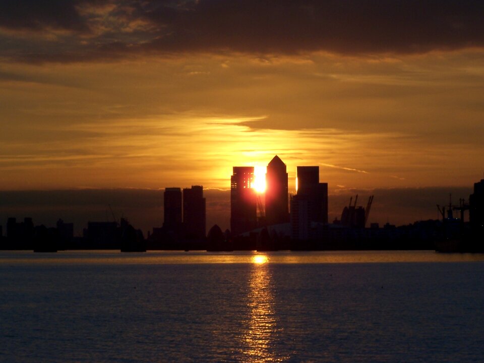 Silhouette skyline cityscape