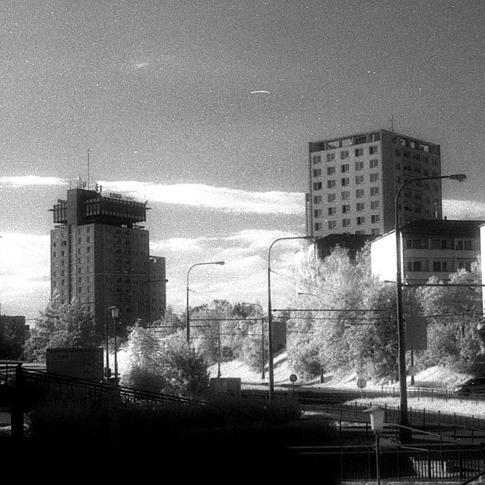 Canon EOS 30 - Infra - Housing Estate Kohoutovice 1
