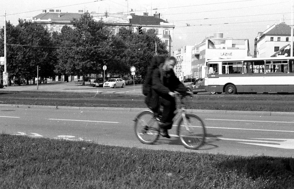 Canon EOS 30 - Cyclist