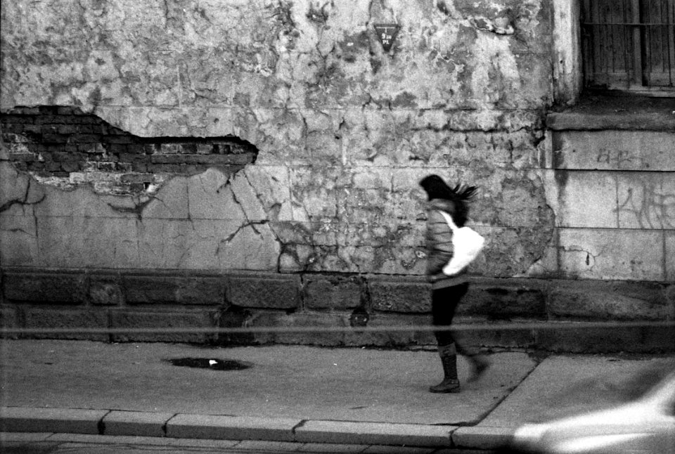 Ricoh TLS 401 with Pentacon Electric 4/200 MC - Girl on Sidewalk