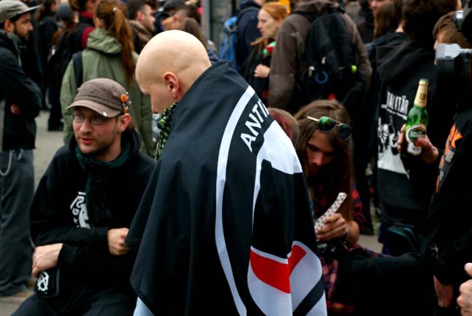 Sony Alpha A230 with Helios-44-2 - Blockade of Neonazi March - Part 1: Happening 06