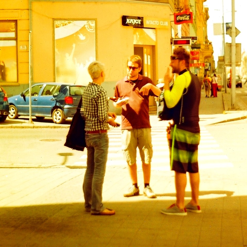 Praktica BC1 - Redscale - Debating Men