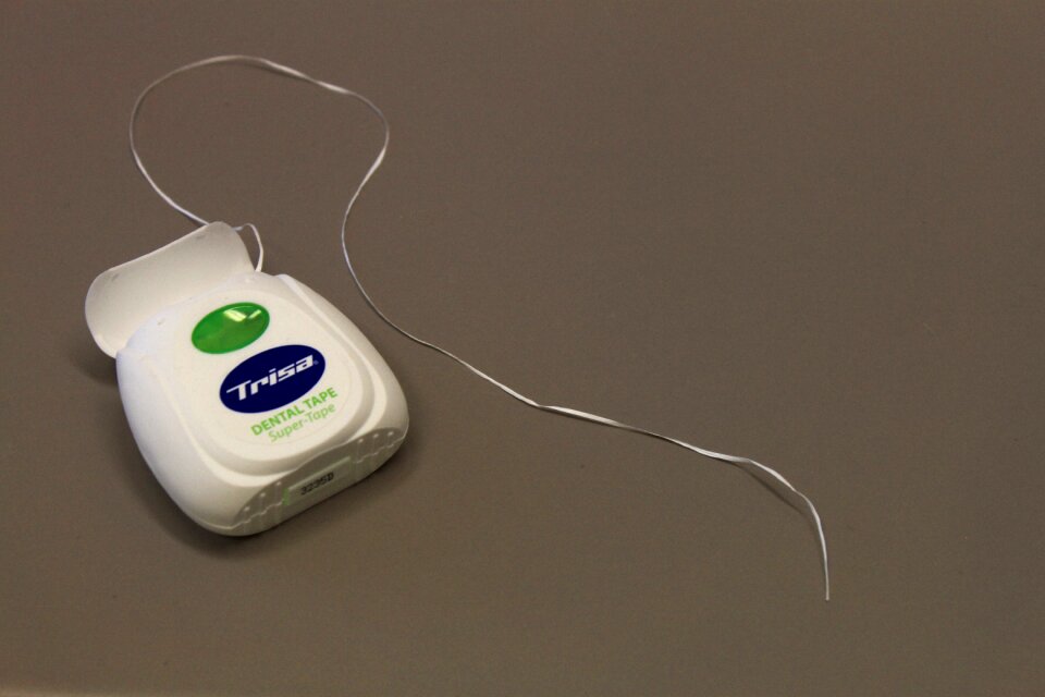 Hygiene care flossing