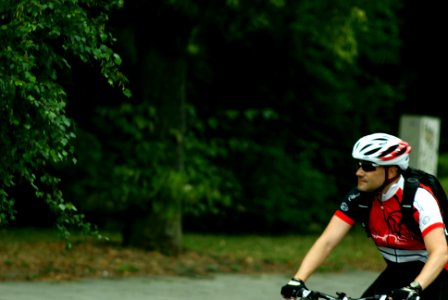 Sony Alpha A230 with Pentacon Electric 4/200 MC - Cyclist