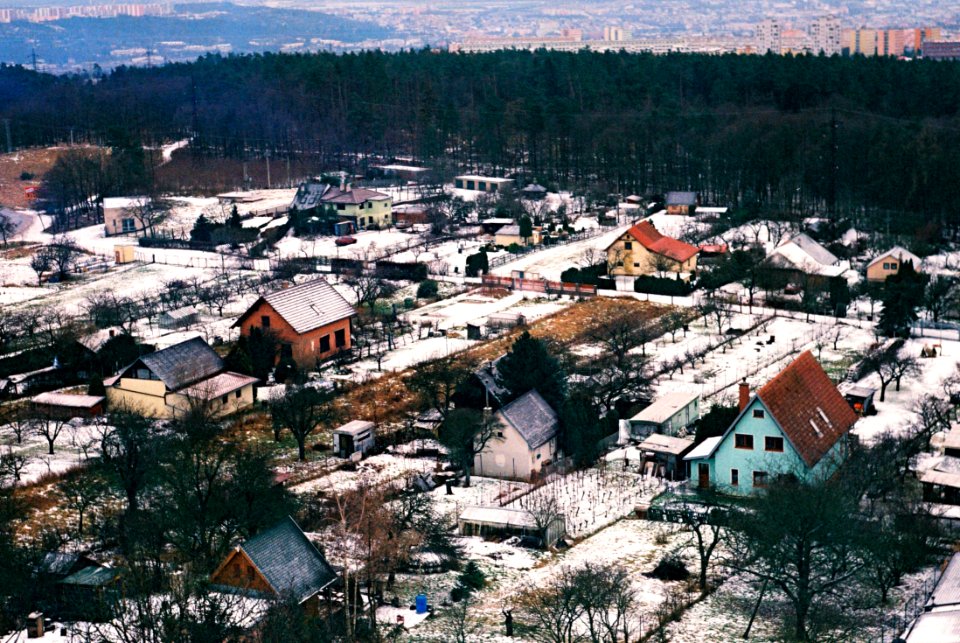Praktica MTL3 + Helios 44-2 2/58 - Cottages in Winter (Brno-Lesná)