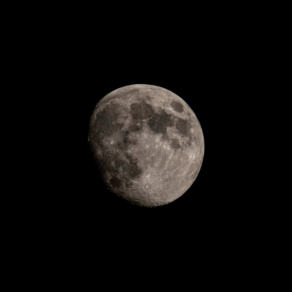 The moon puts on an elegant show, different every time in shape, color and nuance. - Arthur Smith