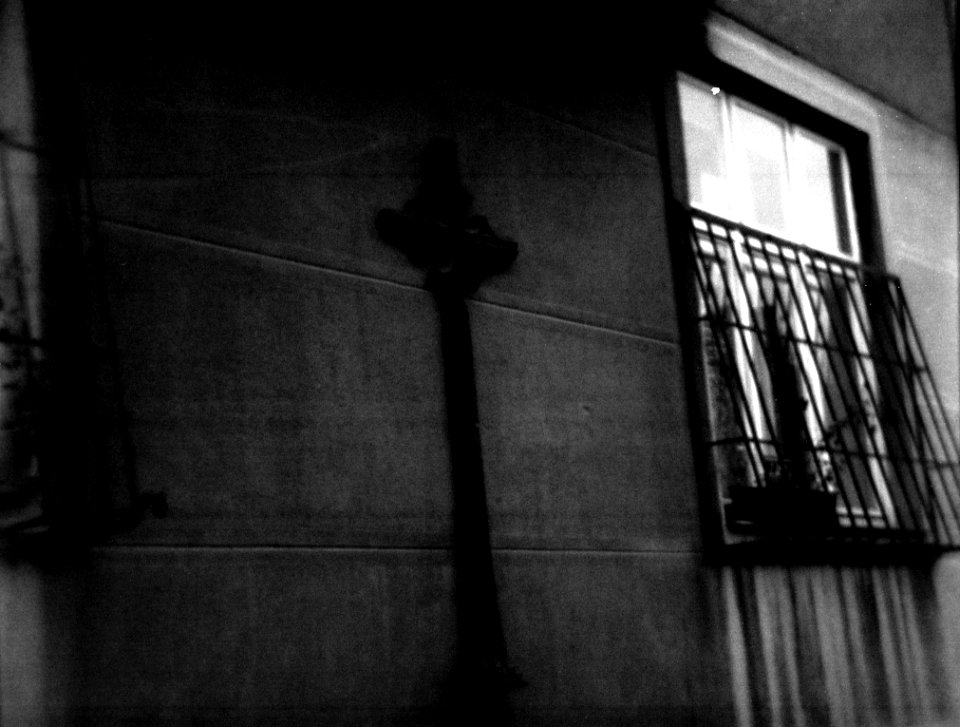Holga 120FN - Cross on the House