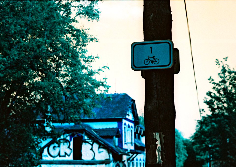 Praktica MTL 5 + Helios-44-2 - Lomography LomoChrome Purple - Sign