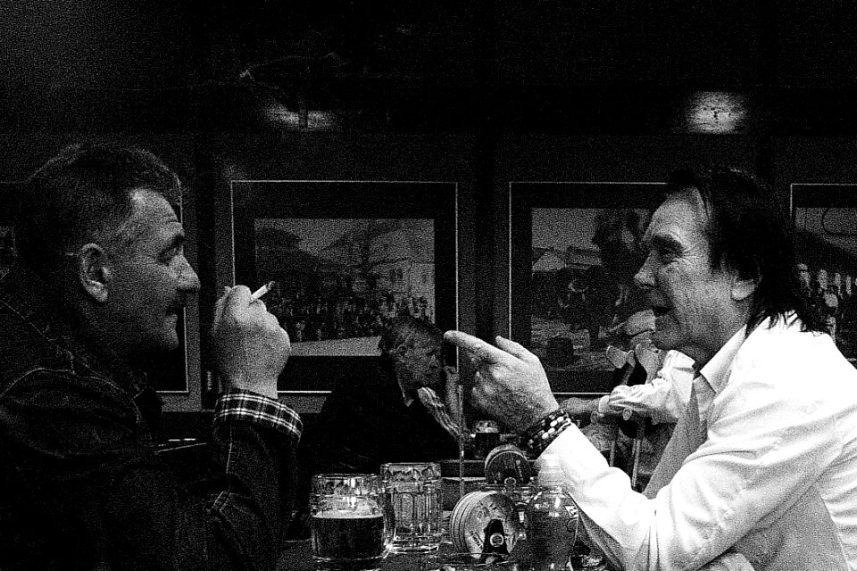 Guys in the Pub 02
