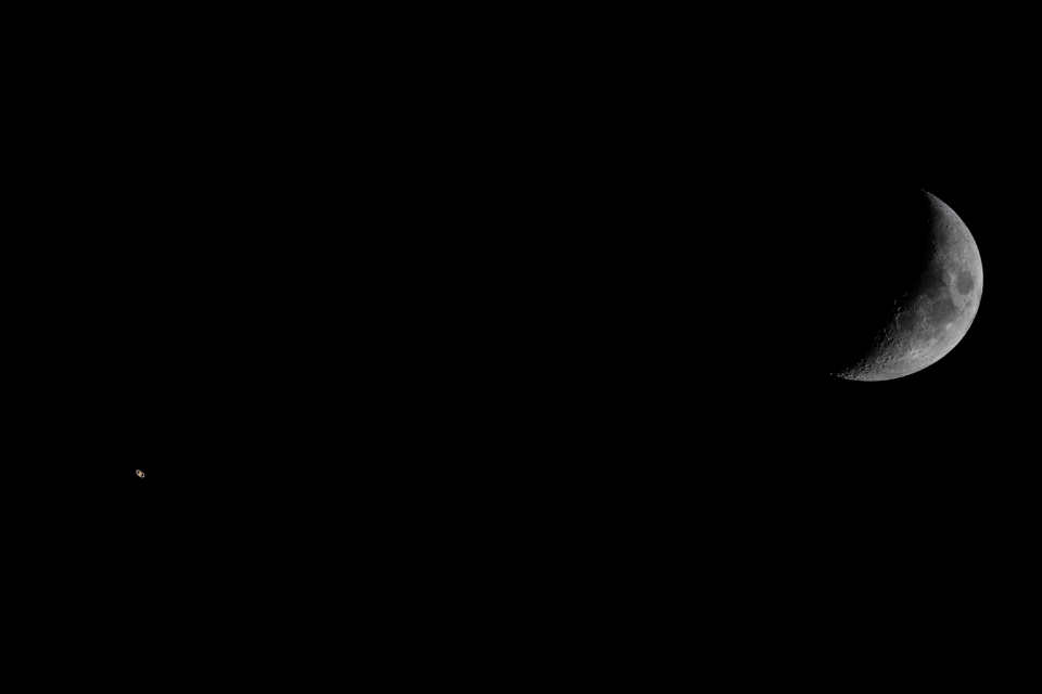 Saturn and the Waxing Crescent Moon on 10-14-18