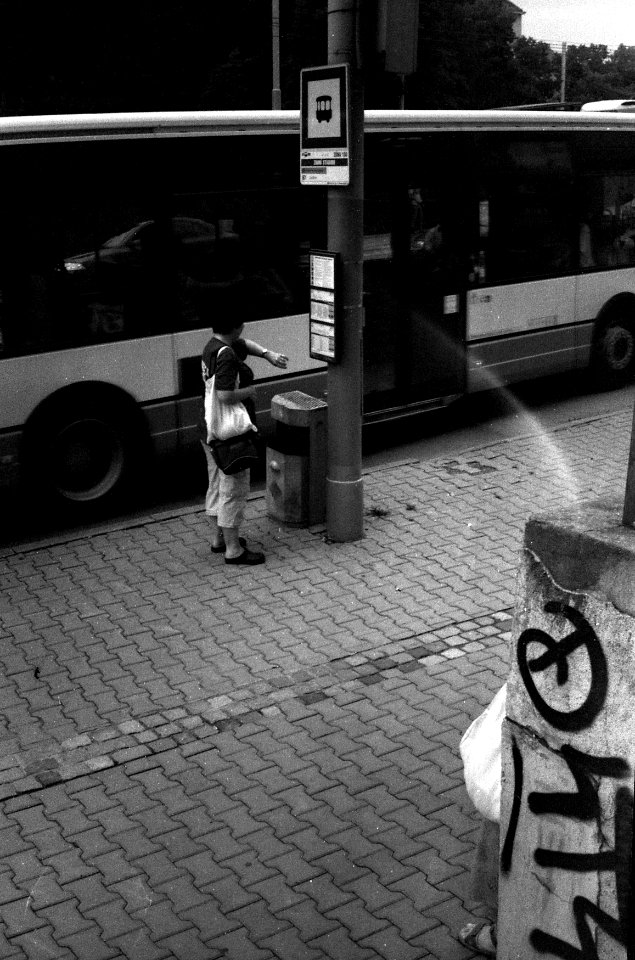 Lomo 135VS - Bus Stop Scene 1