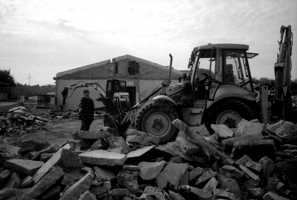 Pentax Zoom 70 - Demolition Worker