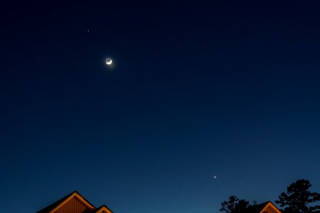 Hyades, Pleiades, Venus, and the Moon!
